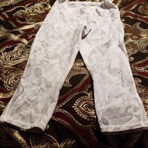 Lululemon  train times crops size 10